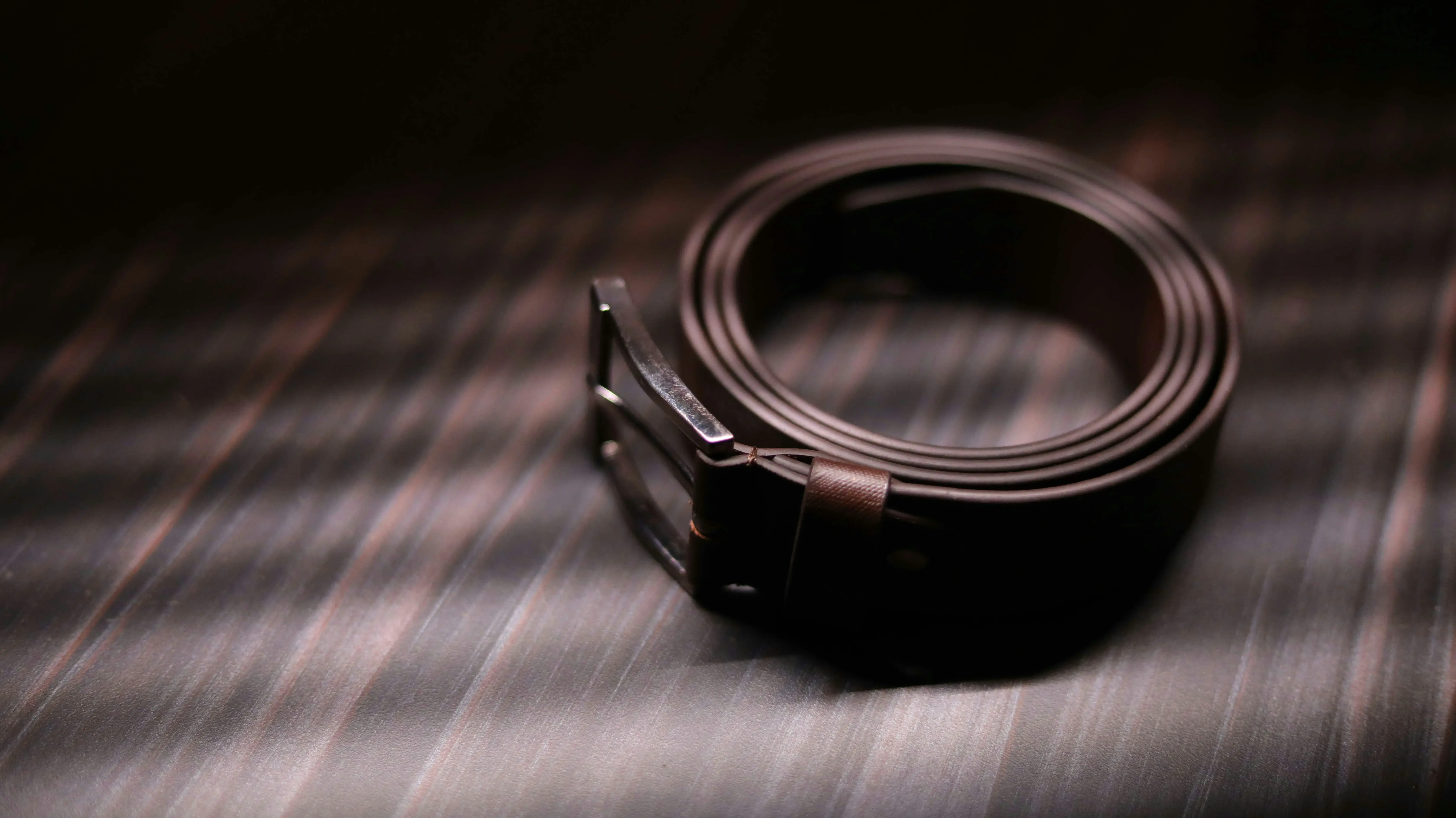 Discover Why Urban Tuck Is the Best Leather Belt Manufacturer in Kanpur